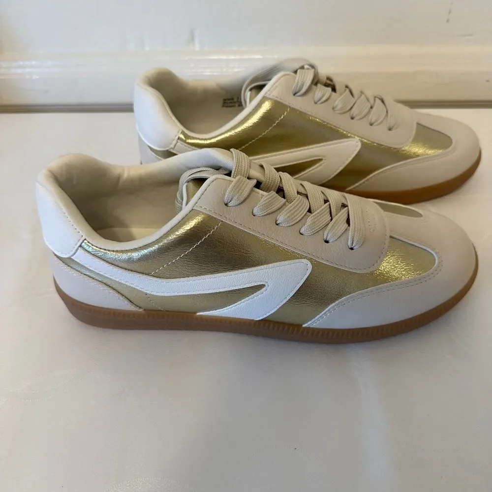 Dolce Vita Women’s Gold and White Sneakers size 7 1/5 new